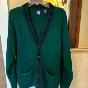 Vintage Gap woman’s cardigan long sleeved  sweater